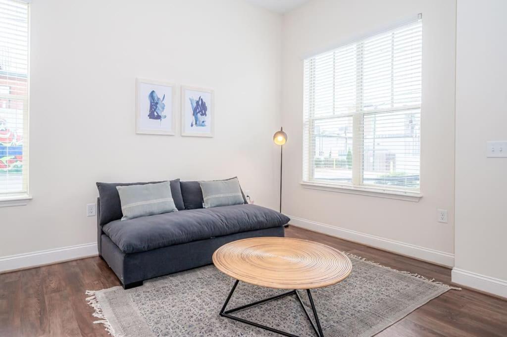 Laid Back 1Br W Comfy Living Room And Bar Charlotte Exteriör bild